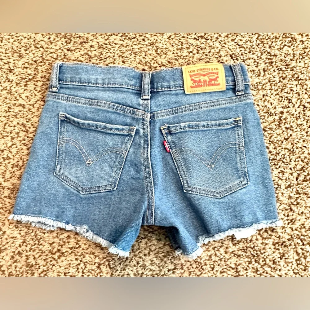 Levi's Girlfriend Shorty 5 Pocket Shorts youth size 10 - Picture 2 of 9